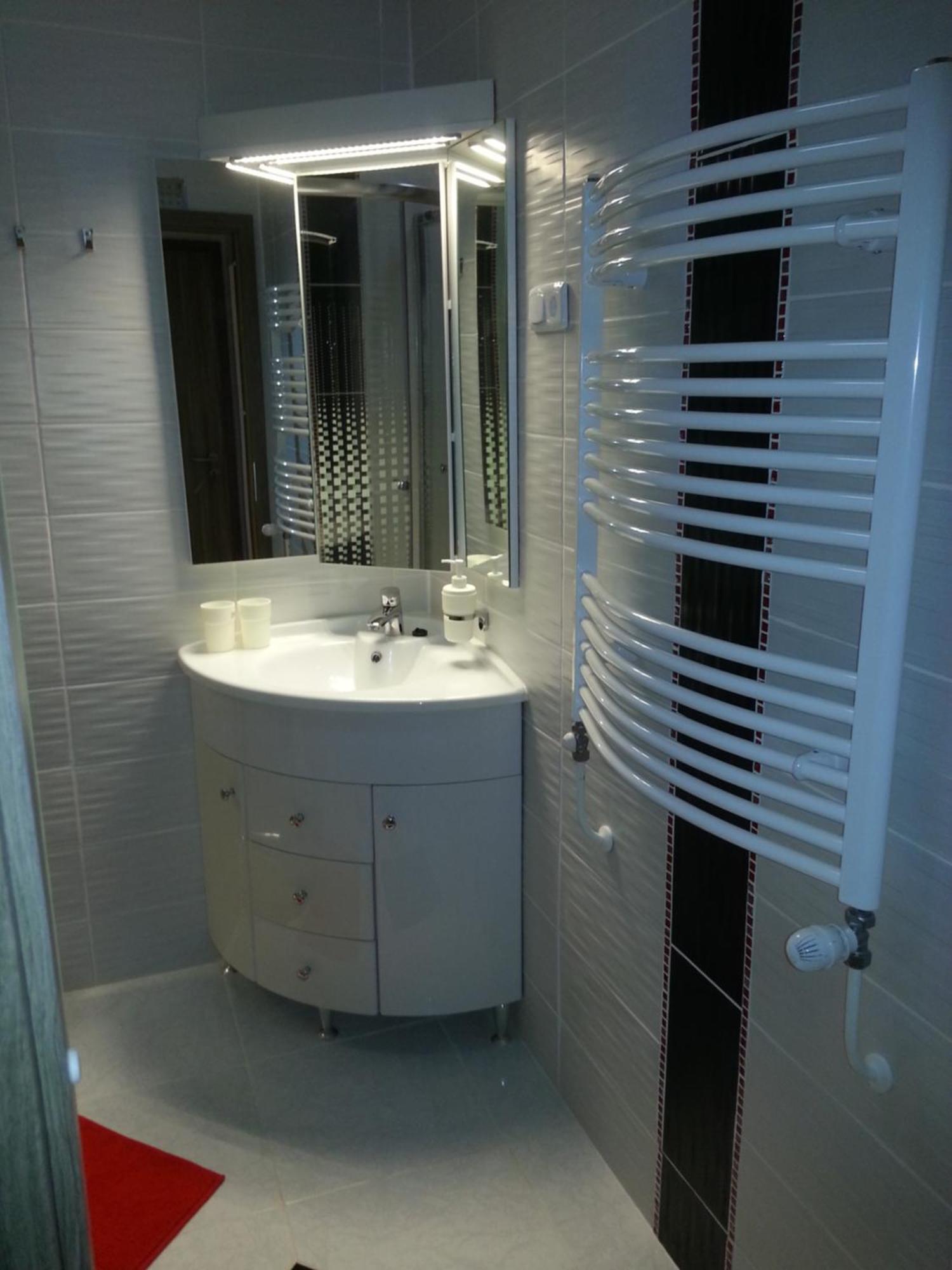 Downtown Apartment มิชโคลซ์ ภายนอก รูปภาพ