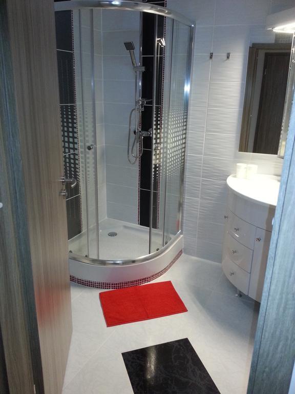 Downtown Apartment มิชโคลซ์ ภายนอก รูปภาพ