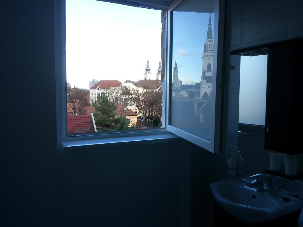 Downtown Apartment มิชโคลซ์ ภายนอก รูปภาพ