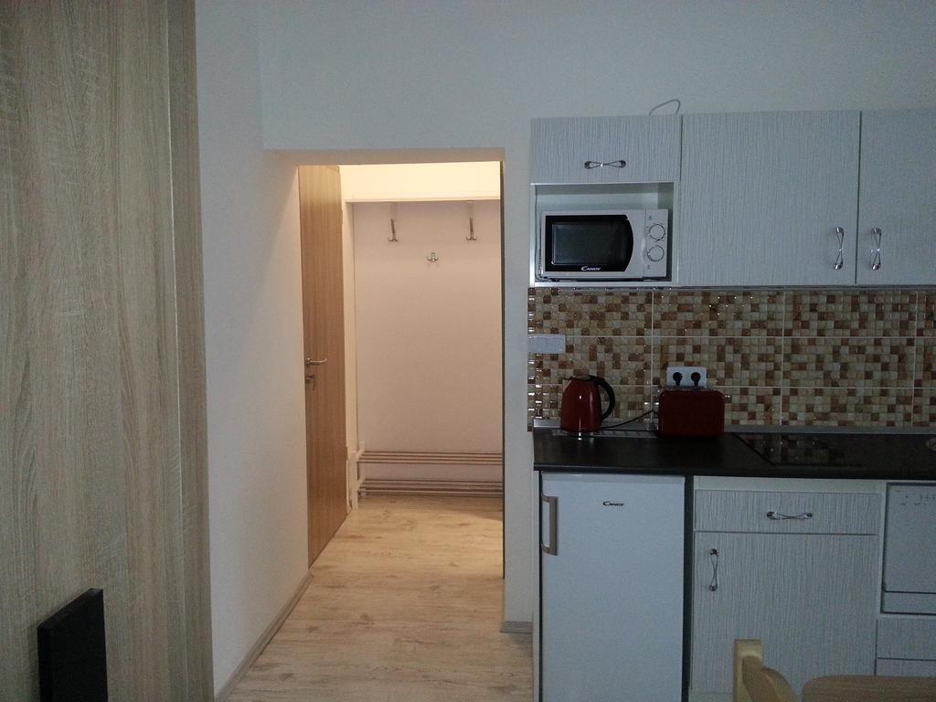 Downtown Apartment มิชโคลซ์ ภายนอก รูปภาพ