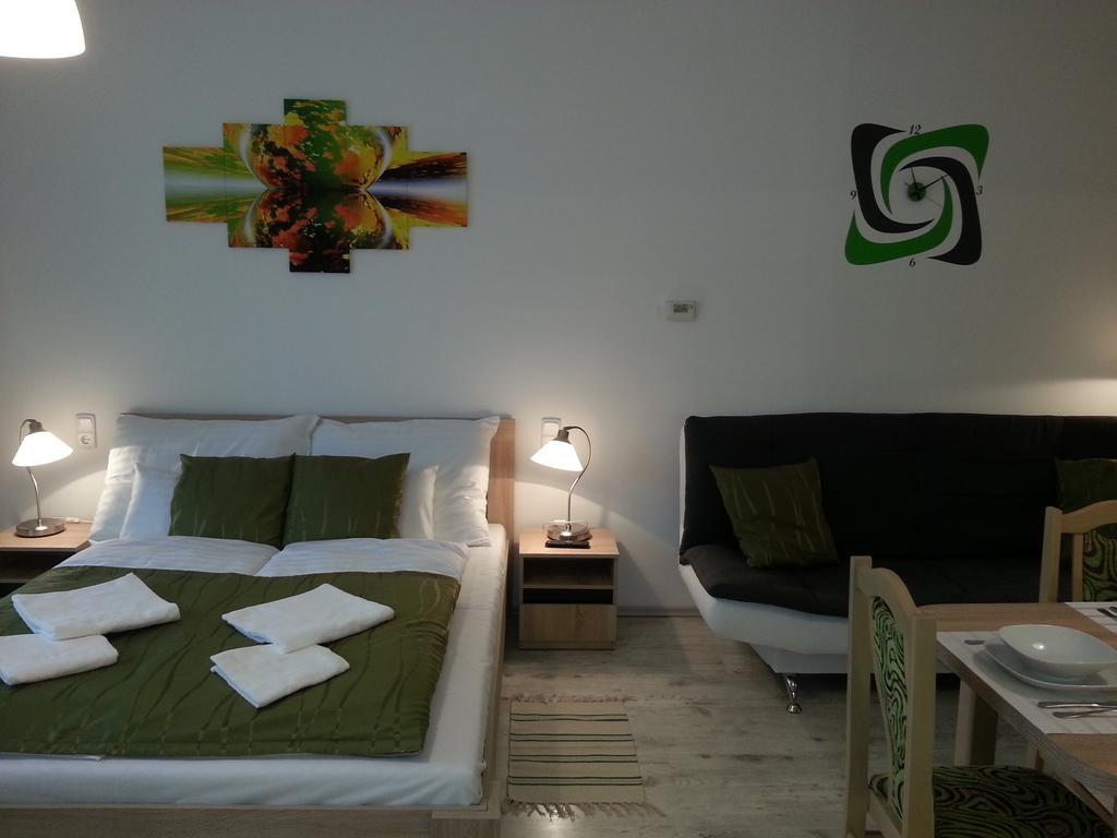 Downtown Apartment มิชโคลซ์ ภายนอก รูปภาพ
